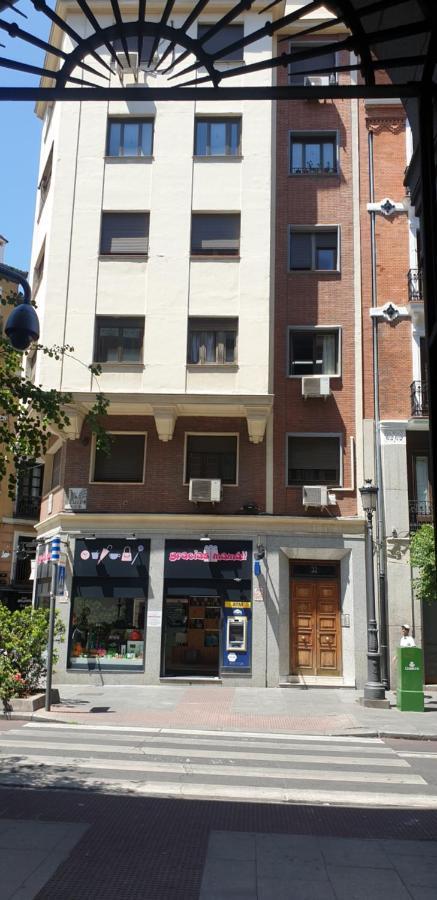 Apartament Valentina Madryt Zewnętrze zdjęcie